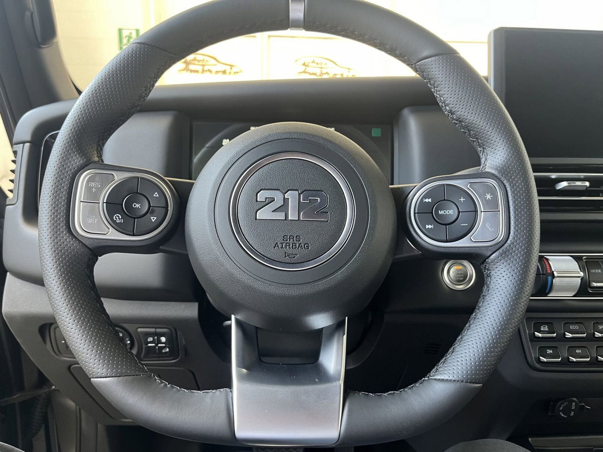 Emc 212 212 2.0 tdi Diesel 4wd 8at (9)