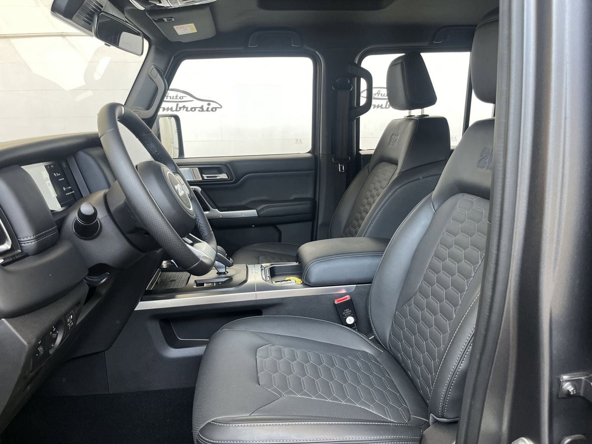 Emc 212 212 2.0 tgdi Officer 4wd 8at (7)