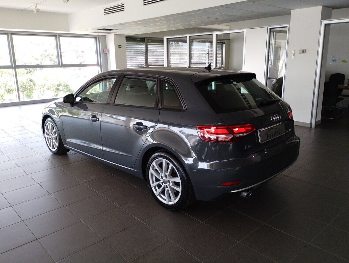 Audi A3 Sportback 30 TDI S tronic Sport (4)