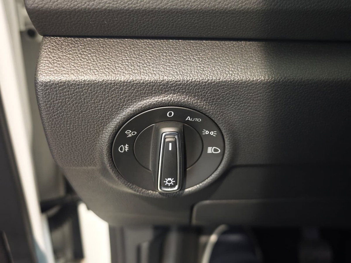 Volkswagen T-Roc 2.0 tdi Style 115cv (14)