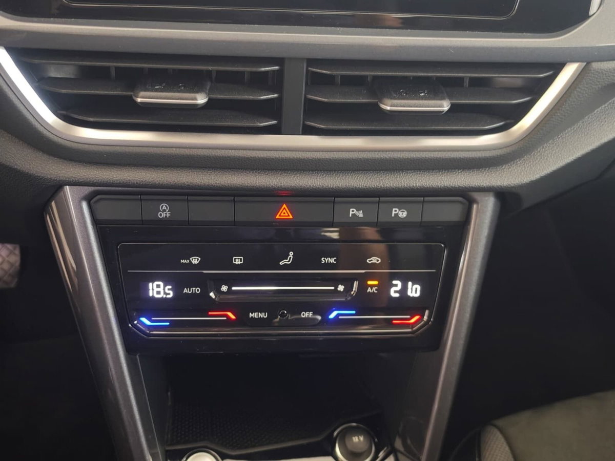 Volkswagen T-Roc 2.0 tdi Style 115cv (18)