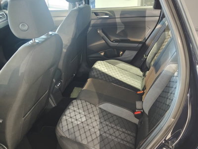 Volkswagen Taigo 1.0 TSI 110 CV R-Line (18)