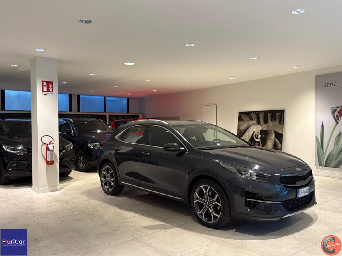 Kia XCeed 1.0 t-gdi Urban 100cv mt (2)
