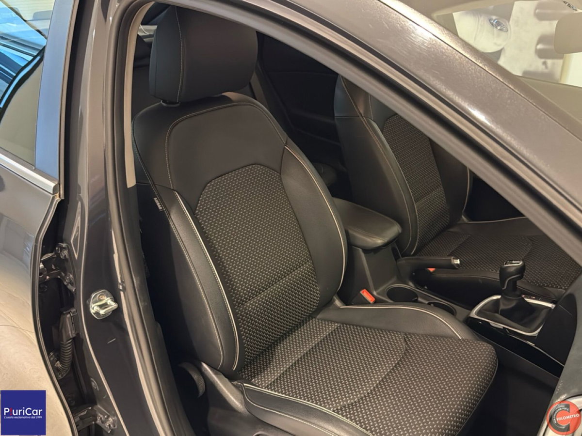 Kia XCeed 1.0 t-gdi Urban 100cv mt (5)