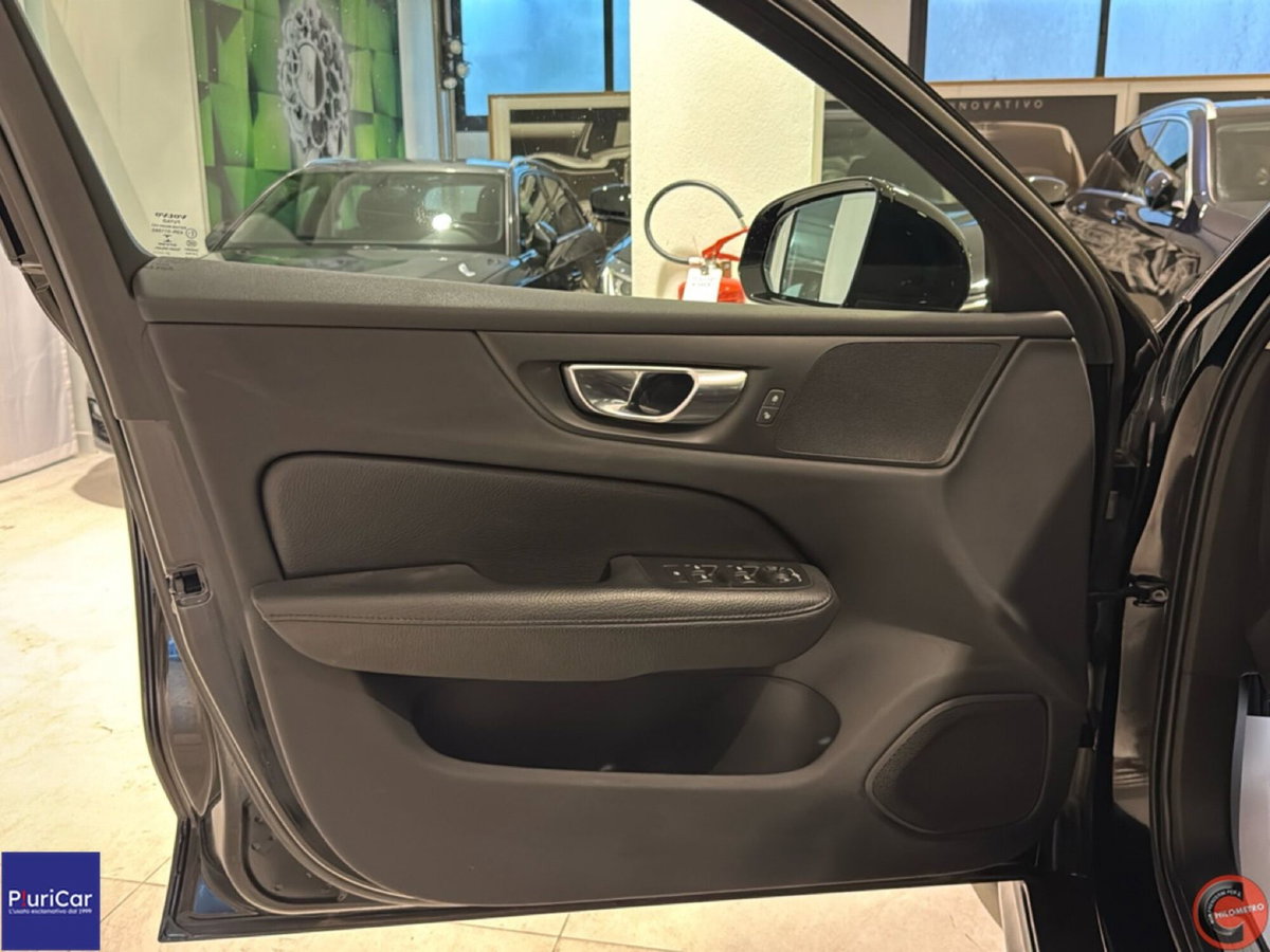 Volvo V60 Cross Country B5 AWD automatico Plus (19)