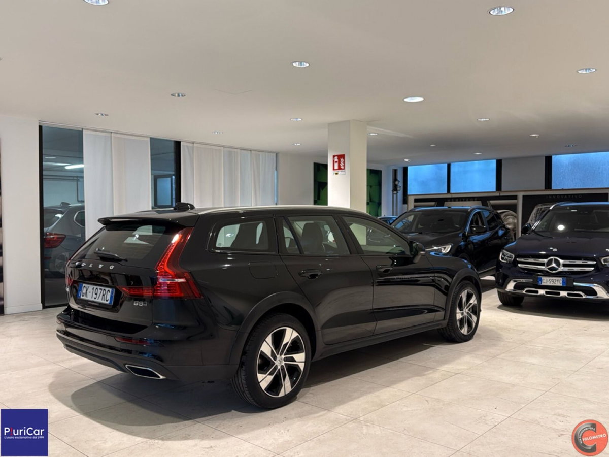 Volvo V60 Cross Country B5 AWD automatico Plus (7)