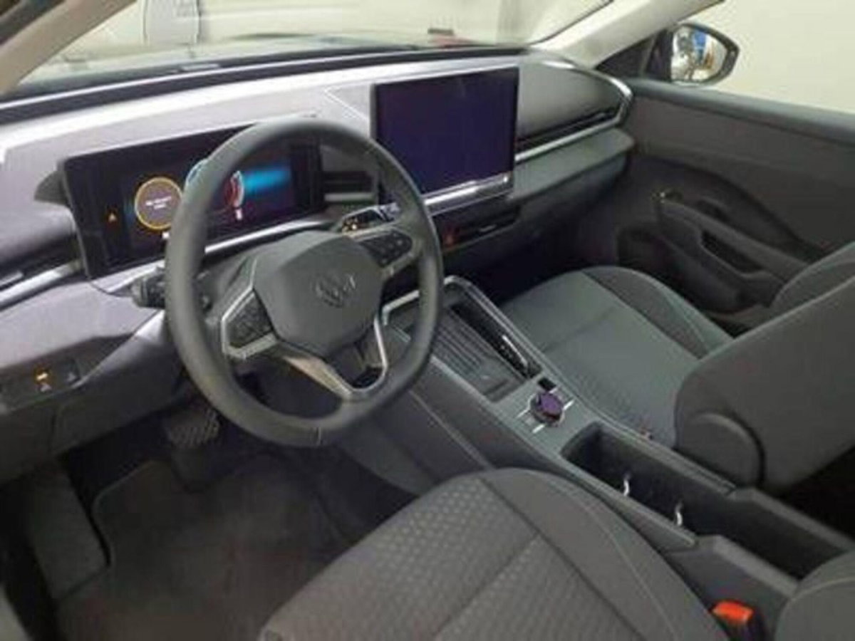 Volkswagen T-Roc 1.5 etsi Life 115cv dsg (3)