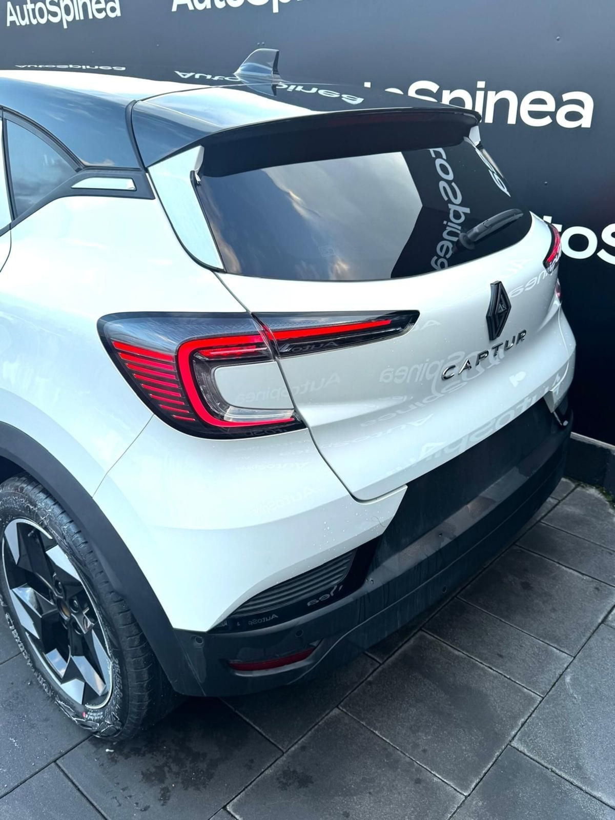 Renault Captur 1.2 eco-g Techno 120cv (4)