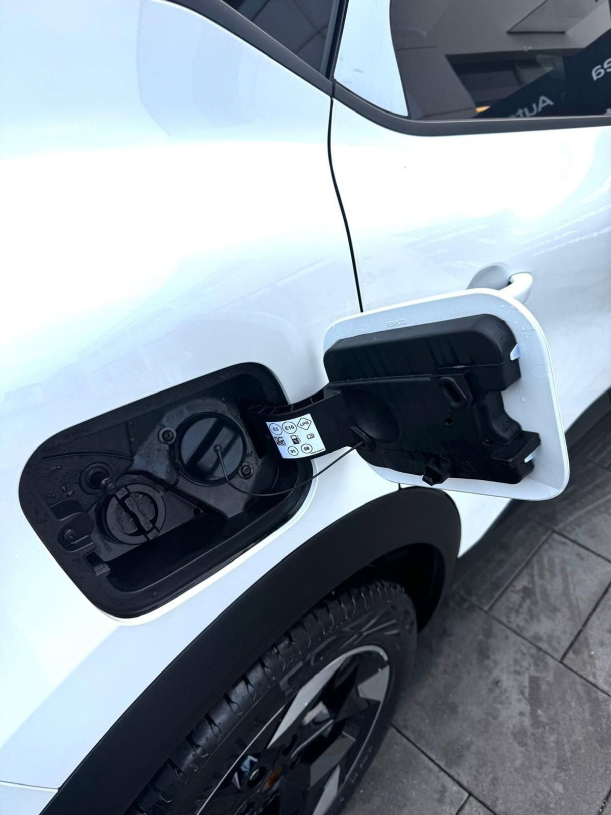 Renault Captur 1.2 eco-g Techno 120cv (9)