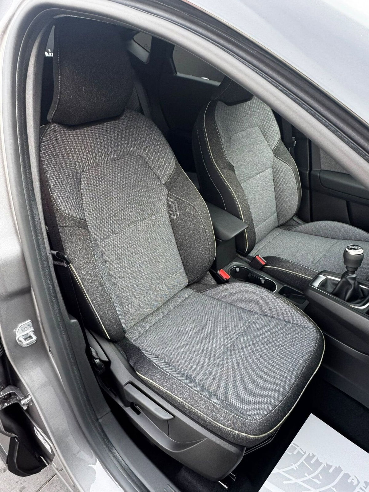 Renault Captur 1.2 eco-g Techno 120cv (18)