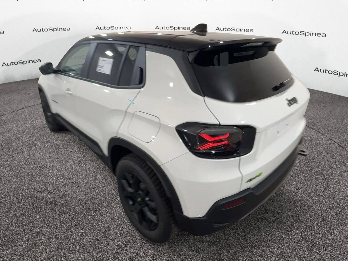 Jeep Avenger 1.2 turbo e-hybrid mhev Overland 4xe 145cv edct6 (5)