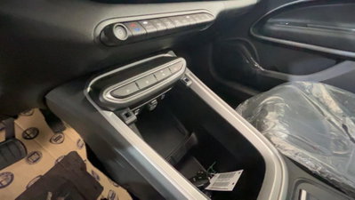 Jeep Avenger 1.2 turbo e-hybrid mhev Overland 4xe 145cv edct6 (10)