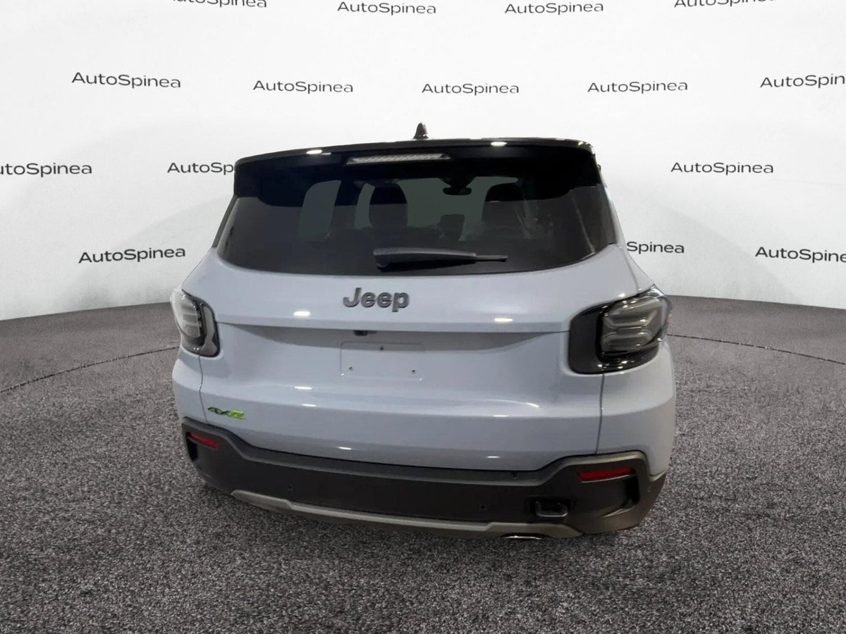 Jeep Avenger 1.2 turbo e-hybrid mhev Overland 4xe 145cv edct6 (4)