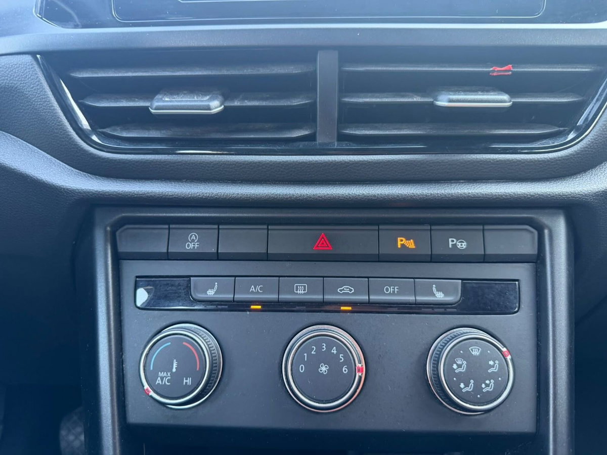 Volkswagen T-Roc 1.0 TSI Life (11)
