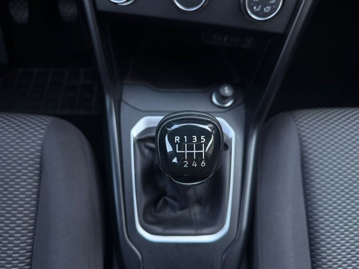 Volkswagen T-Roc 1.0 TSI Life (12)