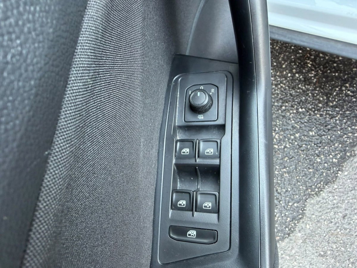 Volkswagen T-Roc 1.0 TSI Life (13)