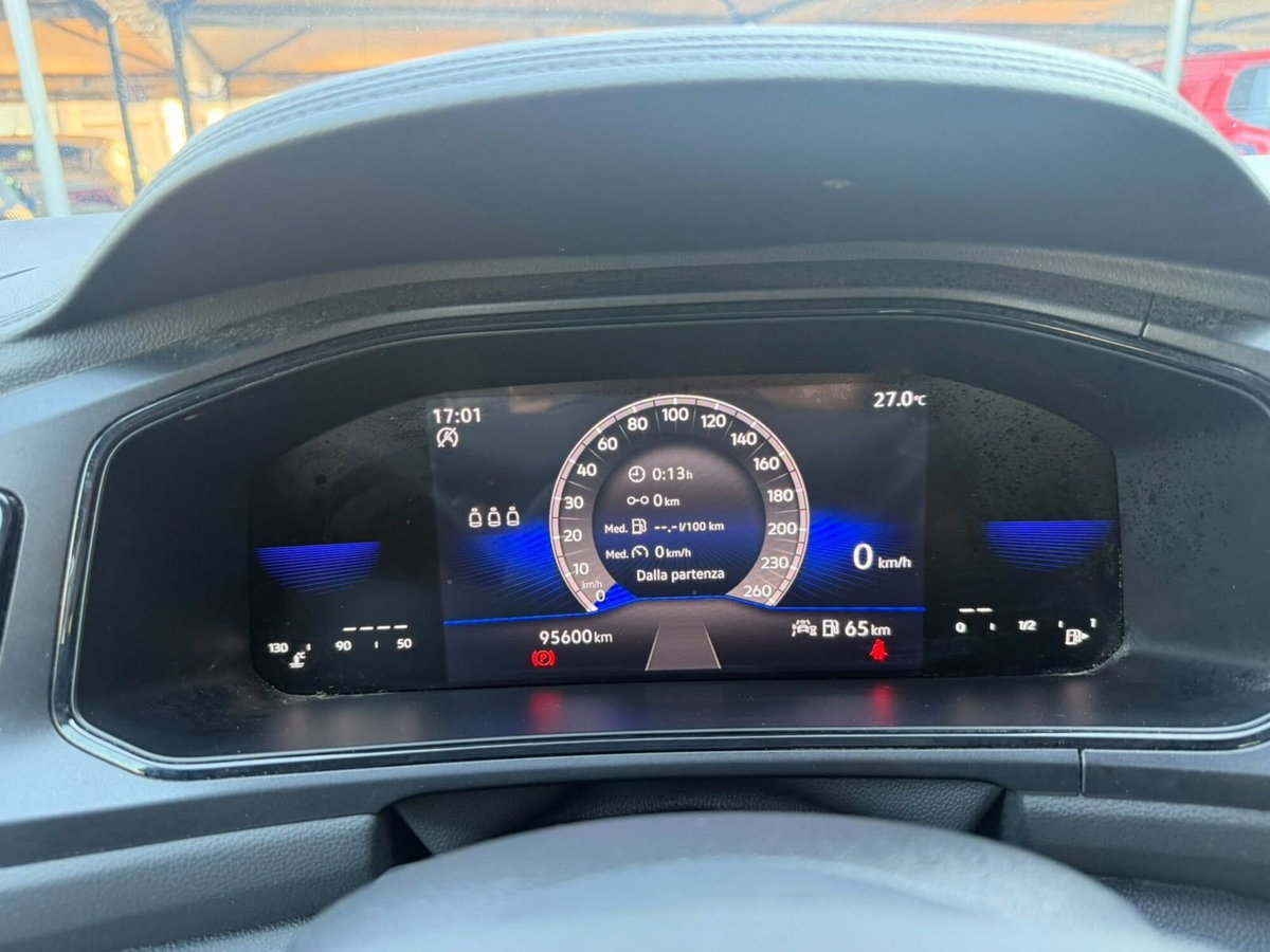 Volkswagen T-Roc 1.0 TSI Life (9)