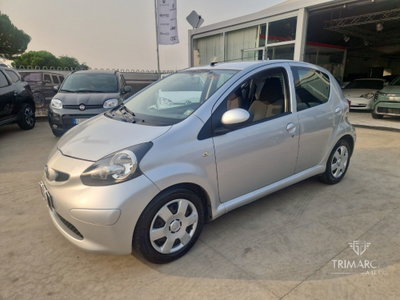 Toyota Aygo 1.0 12V VVT-i 5 porte M-MT (2)