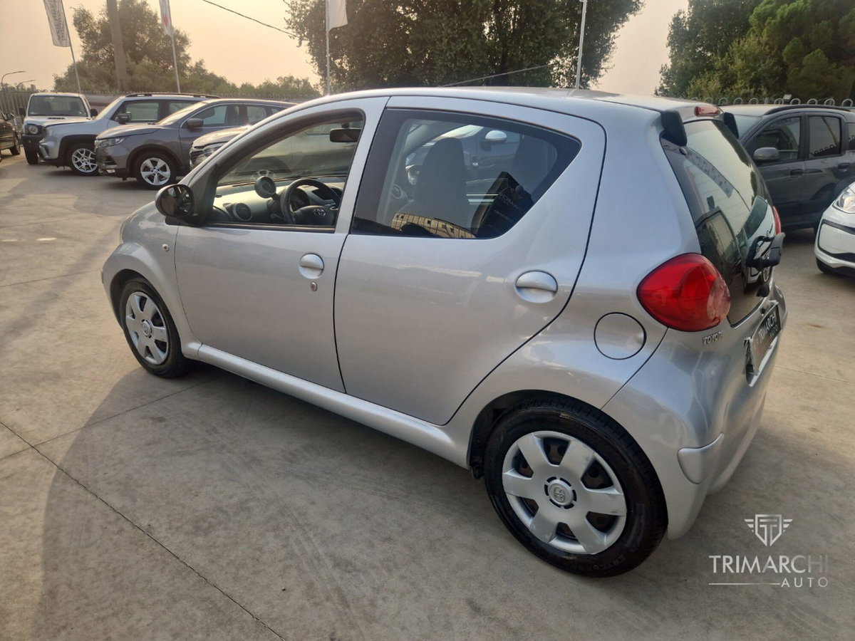 Toyota Aygo 1.0 12V VVT-i 5 porte M-MT (4)