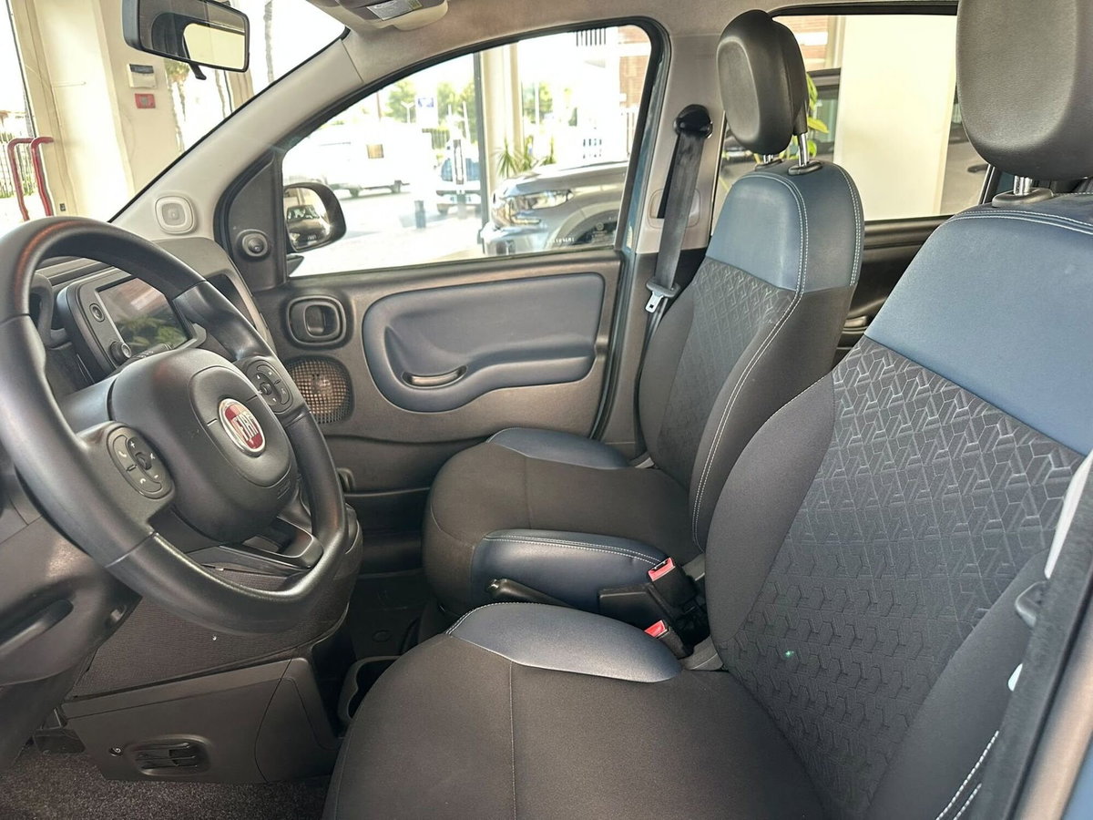 Fiat Panda 1.0 FireFly S&S Hybrid City Cross (13)