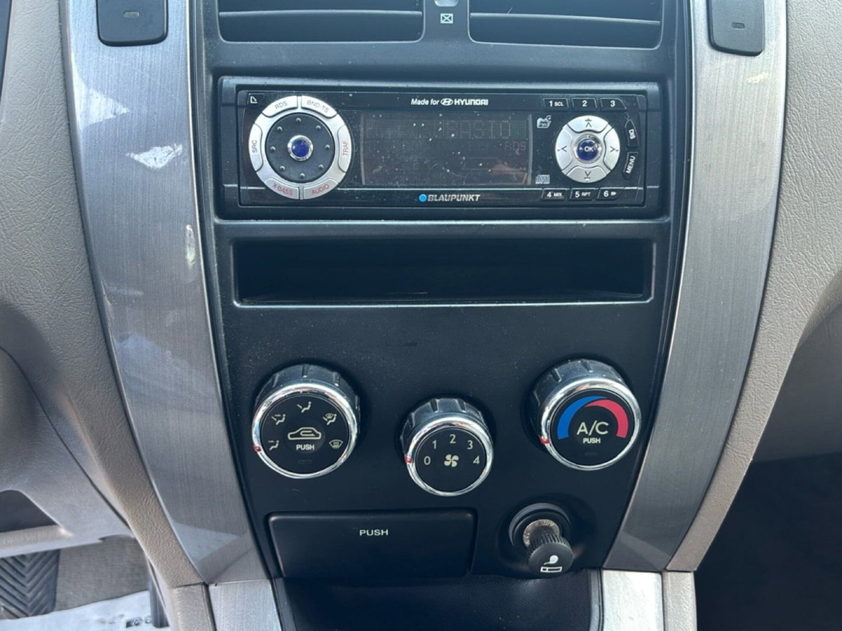 Hyundai Tucson 2.0 CRDi TD Dynamic (14)