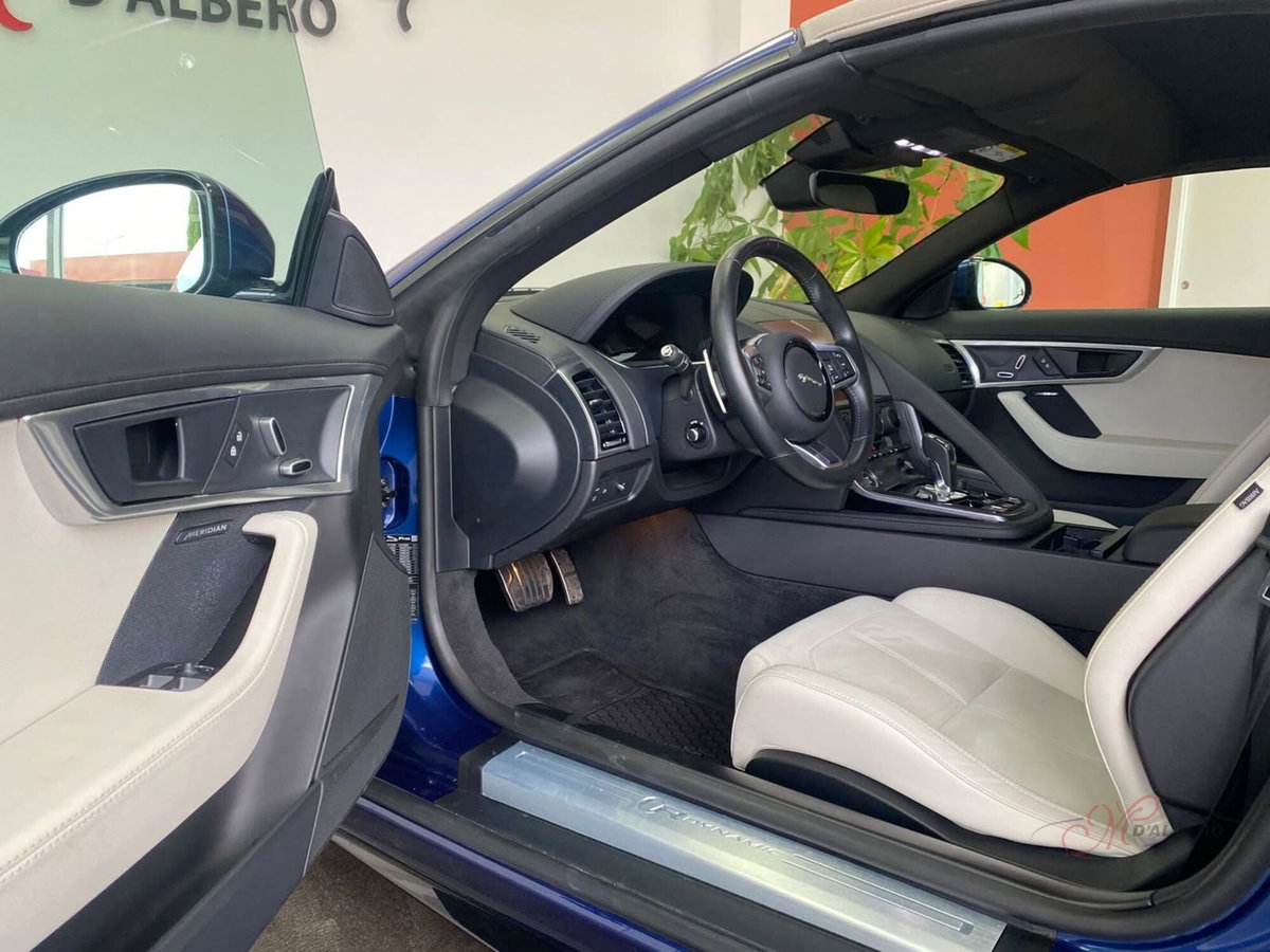 Jaguar F-Type Cabrio Cabrio 2.0 i4 R-Dynamic rwd 300cv auto (11)