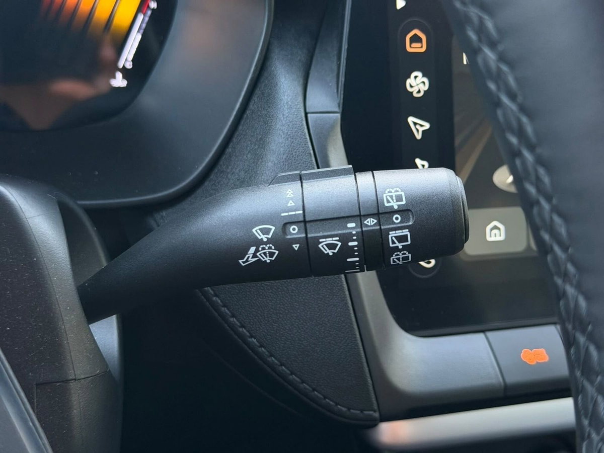 Mg ZS 1.5 hybrid+ Luxury auto (15)