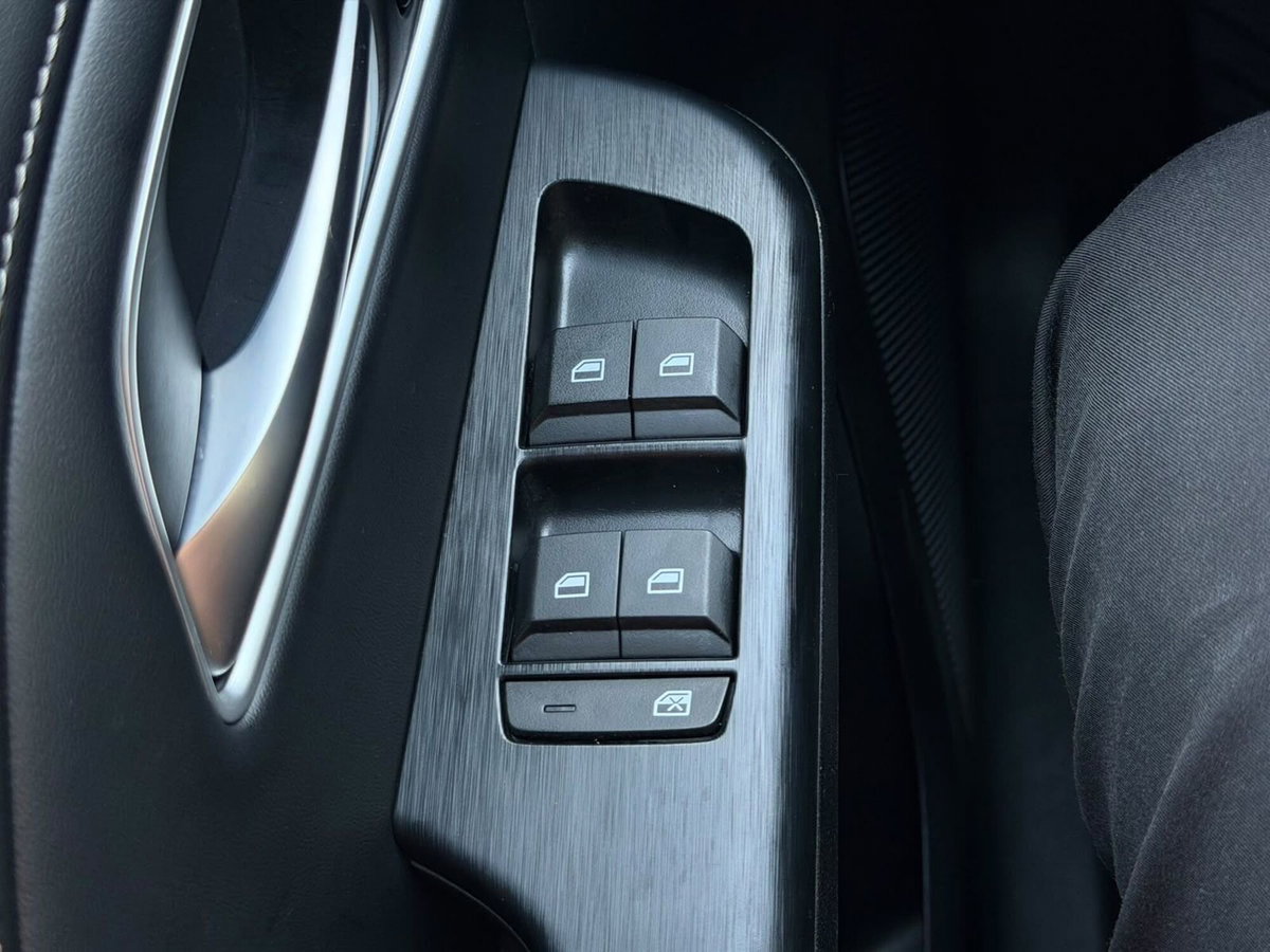 Mg ZS 1.5 hybrid+ Luxury auto (17)