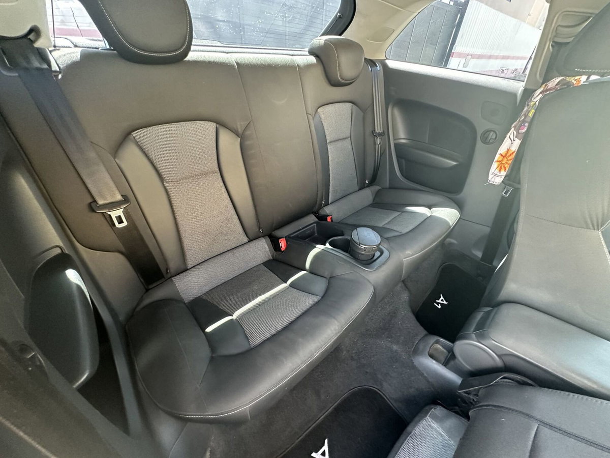 Audi A1 Sportback 1.6 TDI Ambition (13)