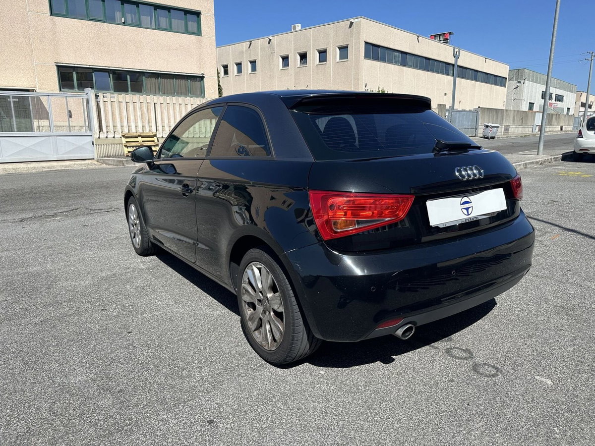 Audi A1 Sportback 1.6 TDI Ambition (4)