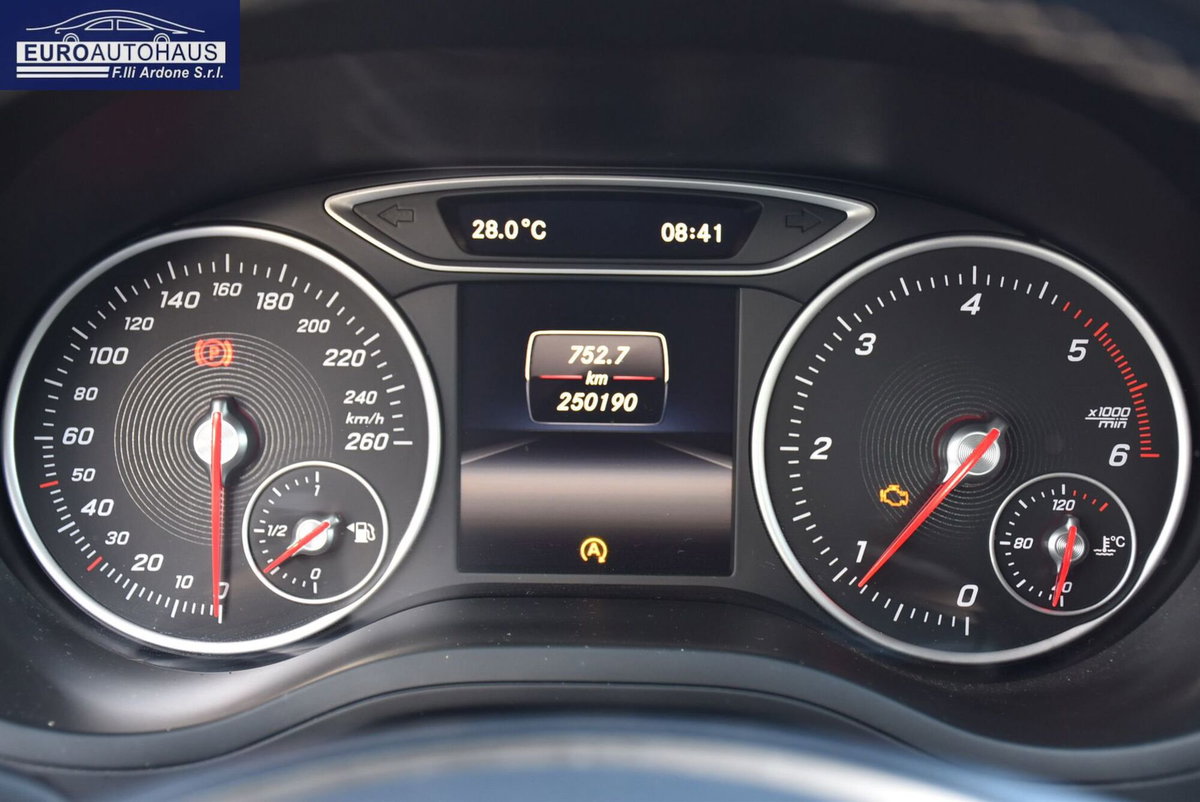 Mercedes-Benz Classe B 180 CDI Sport (9)