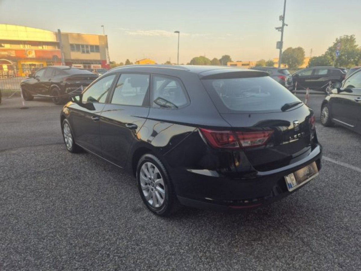 SEAT Leon ST 1.6 TDI 105 CV Reference (4)