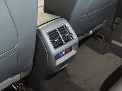 Volkswagen Tiguan 2.0 tdi Edition 20 150cv dsg (10)