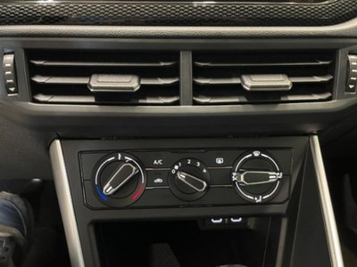 Volkswagen Taigo 1.0 tsi Life 115cv dsg (9)