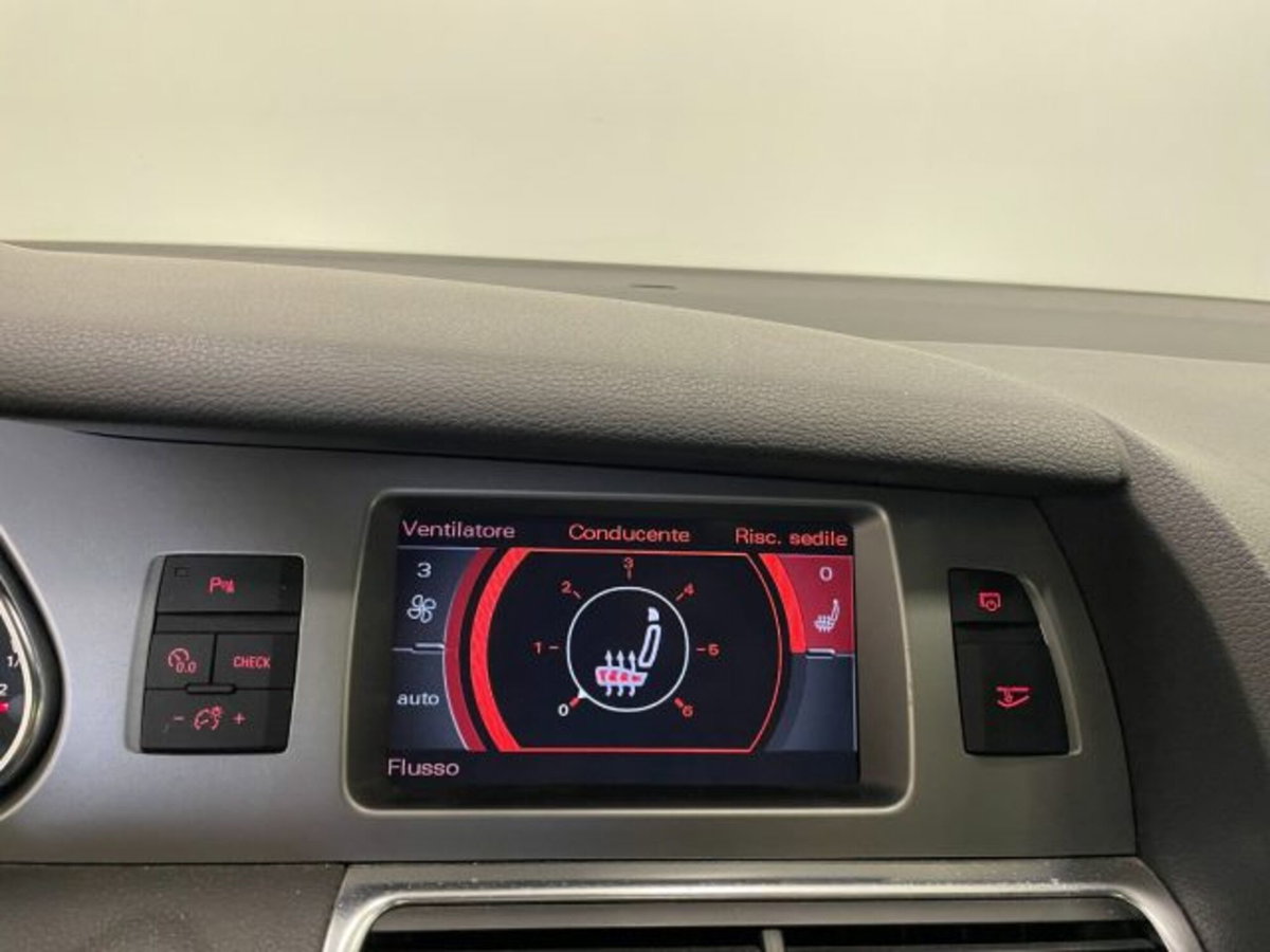 Audi Q7 3.0 V6 TDI 240 CV clean diesel quattro tiptronic (14)