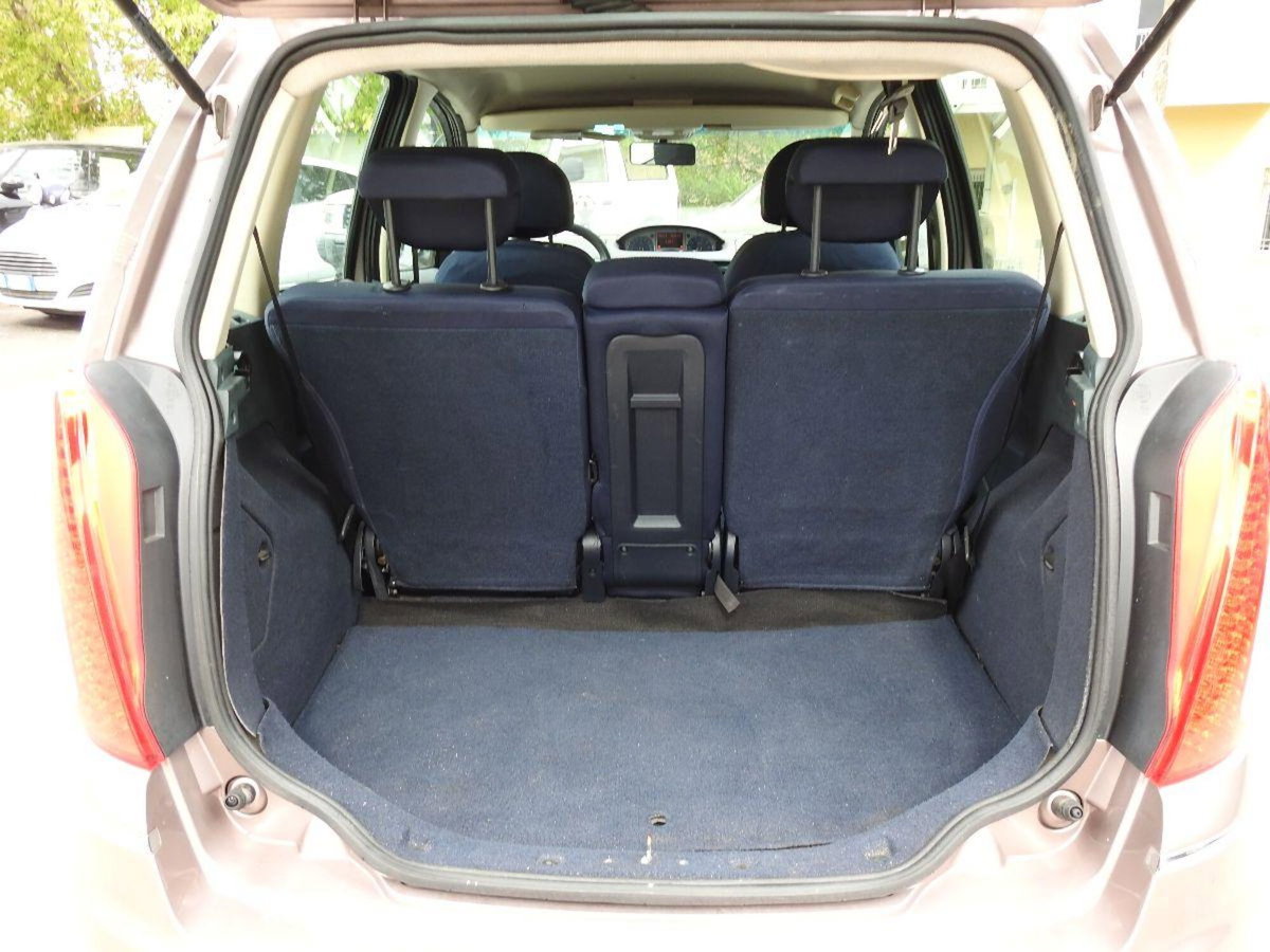 Lancia Musa 1.4 Oro Plus Ecochic GPL (13)