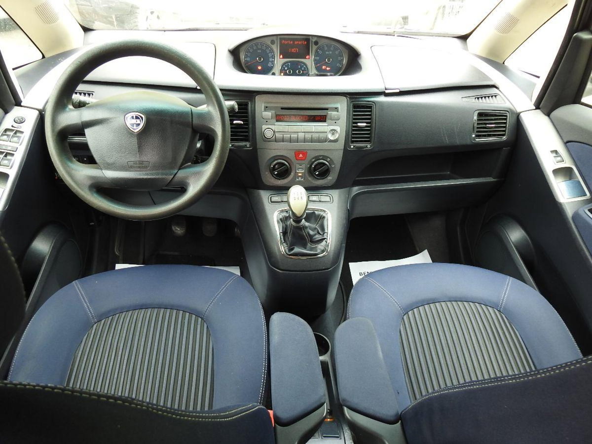 Lancia Musa 1.4 Oro Plus Ecochic GPL (14)