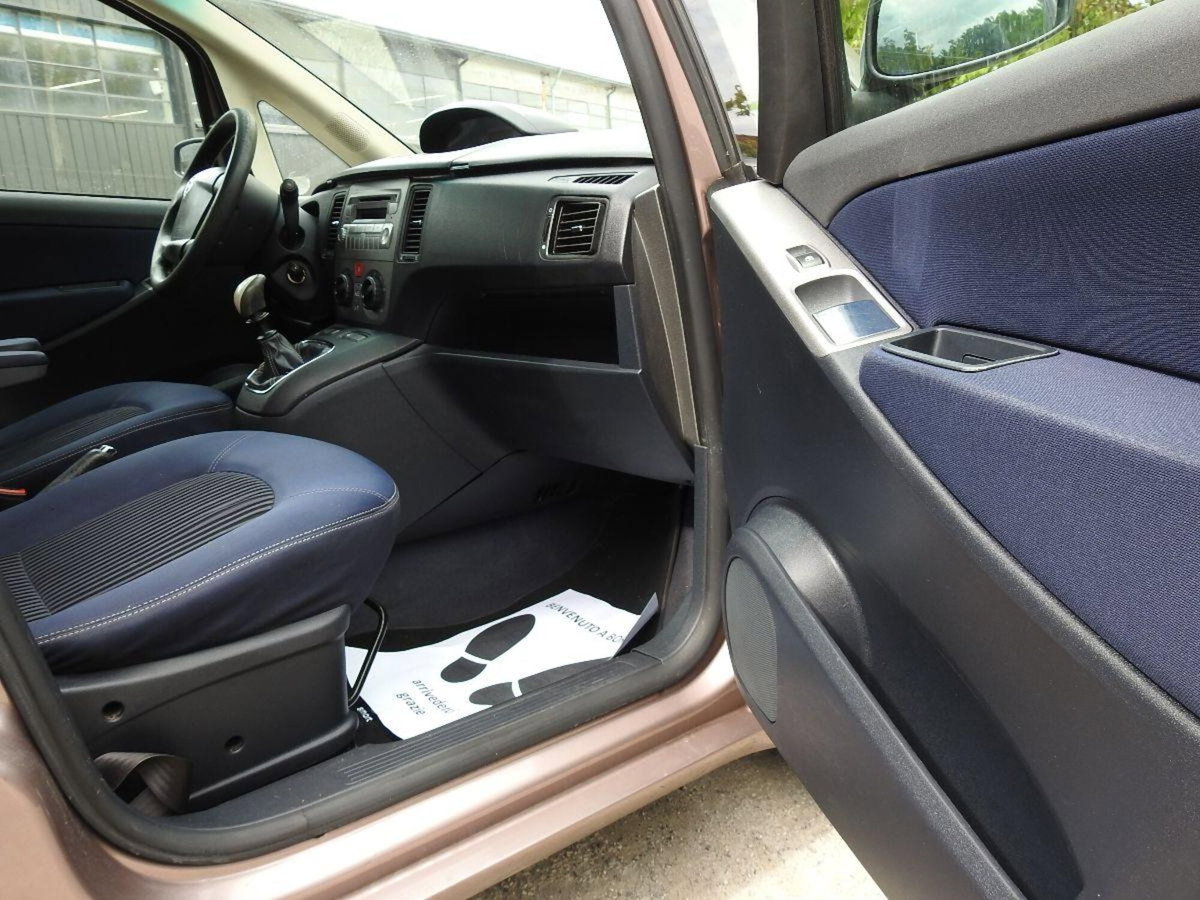 Lancia Musa 1.4 Oro Plus Ecochic GPL (8)