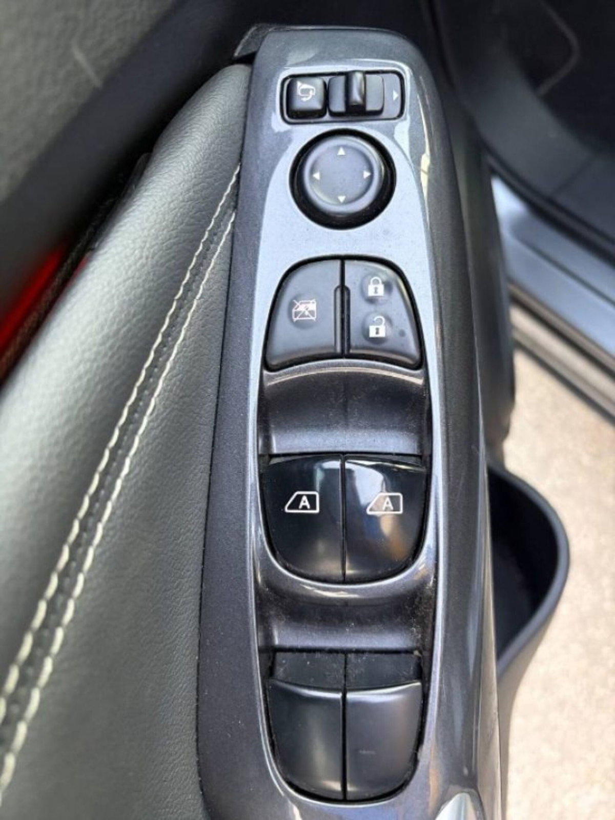 Nissan Juke 1.0 DIG-T 117 CV N-Connecta (19)