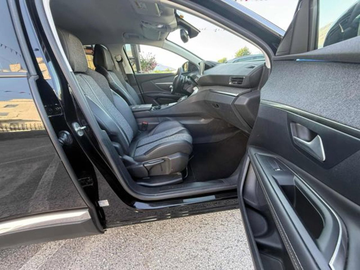 Peugeot 3008 BlueHDi 130 S&S EAT8 Allure Pack (17)
