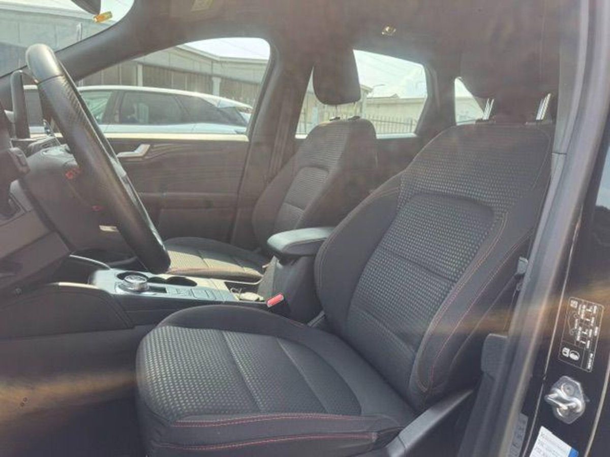 Ford Kuga 2.5 Full Hybrid 190 CV CVT AWD ST-Line Design (12)