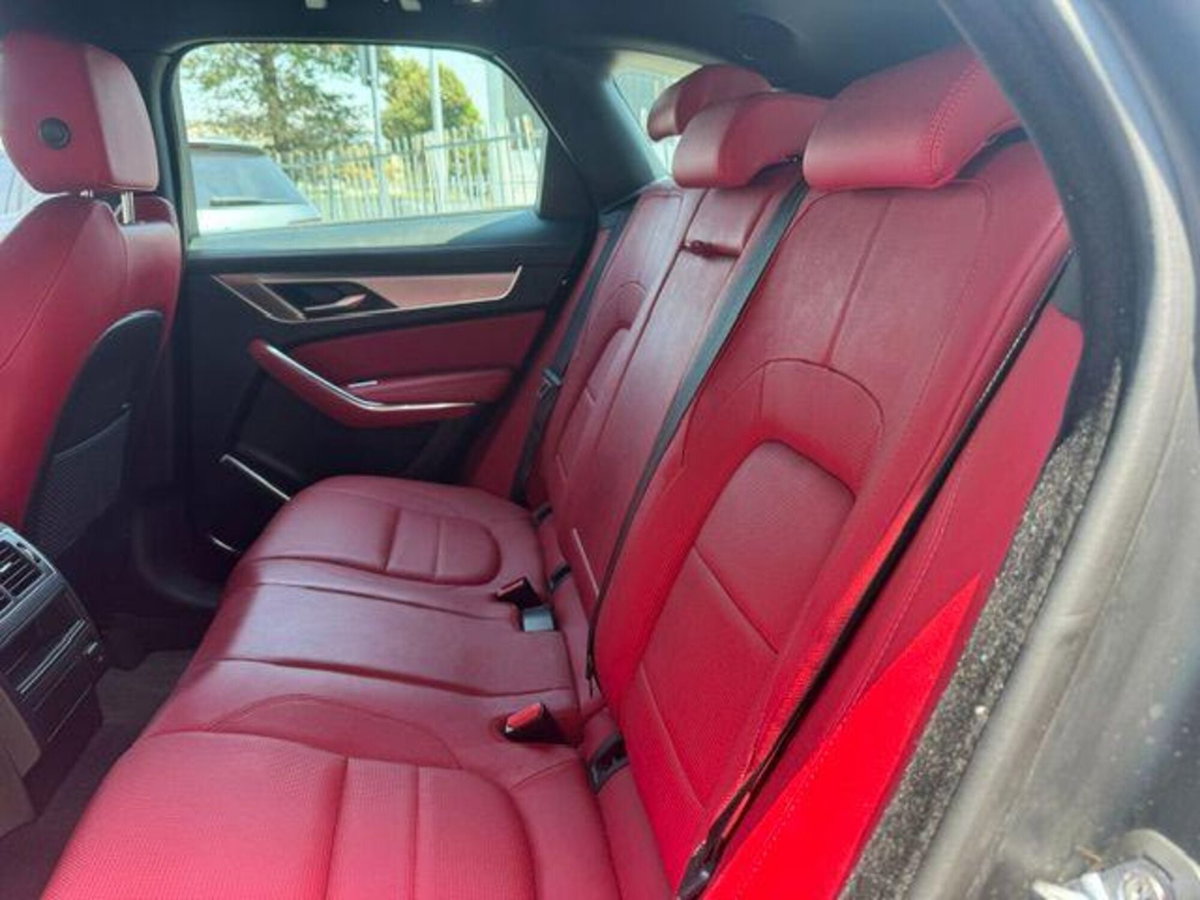 Jaguar F-Pace 2.0 D 163 CV AWD aut. R-Dynamic SE (10)