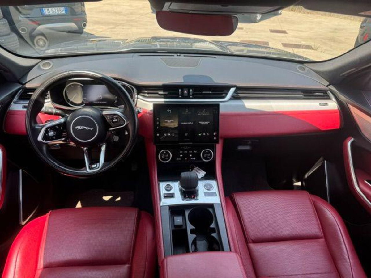 Jaguar F-Pace 2.0 D 163 CV AWD aut. R-Dynamic SE (11)
