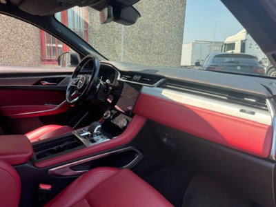 Jaguar F-Pace 2.0 D 163 CV AWD aut. R-Dynamic SE (15)