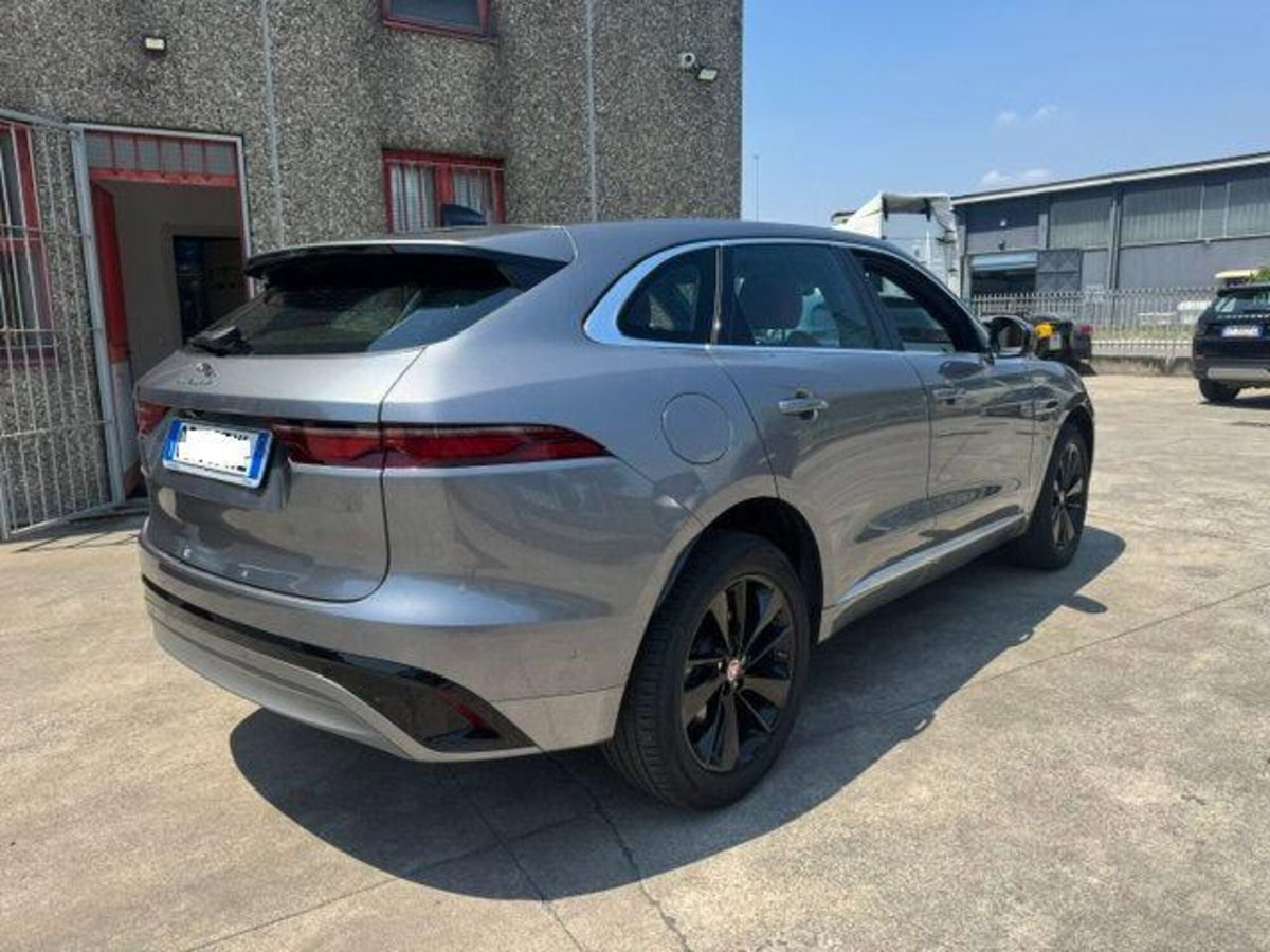 Jaguar F-Pace 2.0 D 163 CV AWD aut. R-Dynamic SE (9)