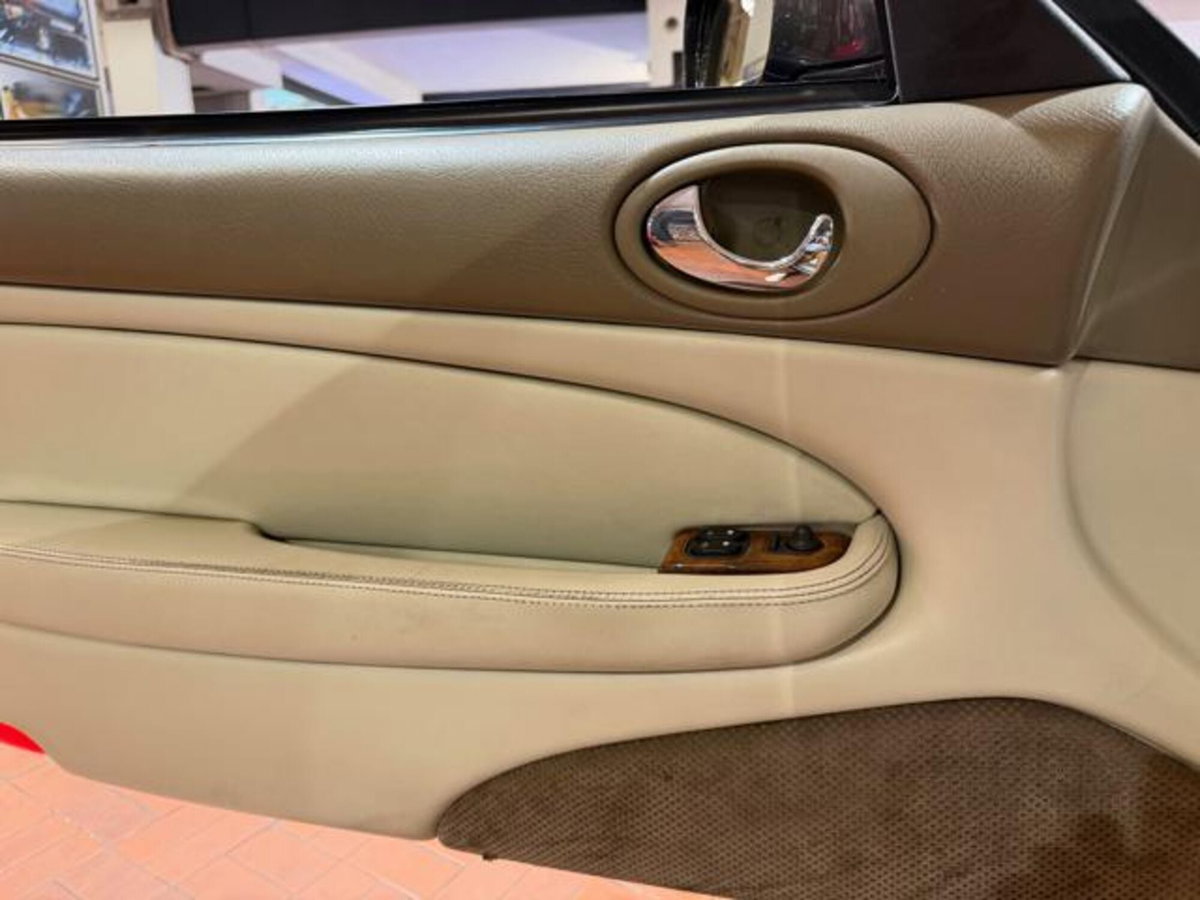 Jaguar XK8 4.0 Coupé (14)