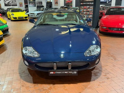 Jaguar XK8 4.0 Coupé (2)