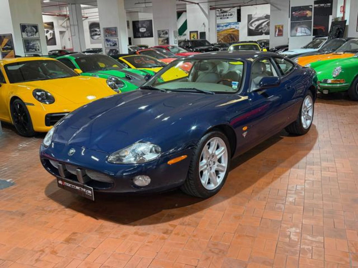 Jaguar XK8 4.0 Coupé (3)