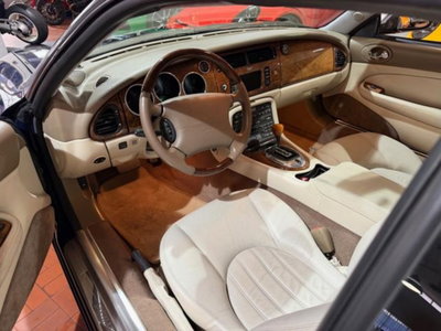 Jaguar XK8 4.0 Coupé (7)