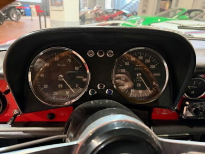 Alfa Romeo Spider 1750 TBi (11)